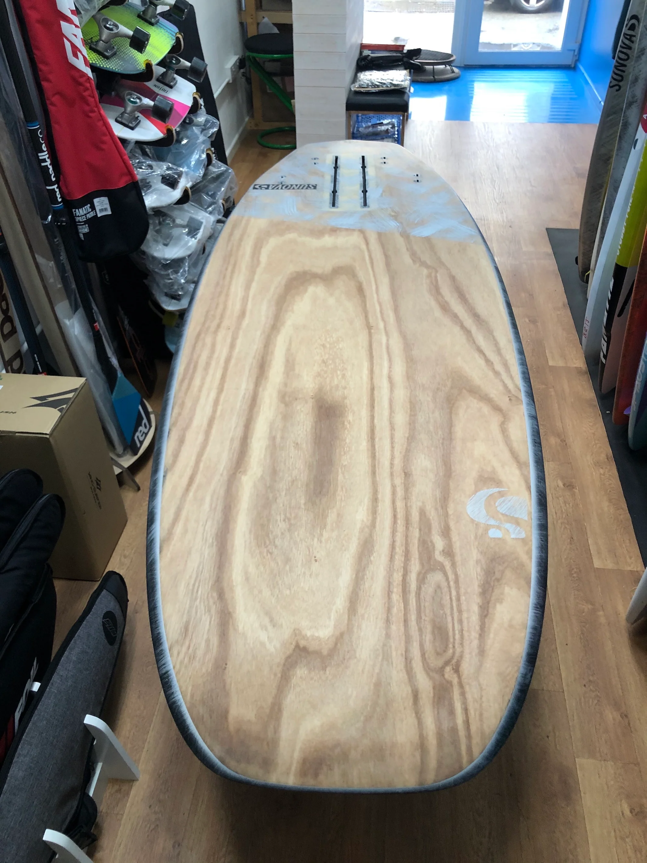 Sunova Foilboard 7'5 4in1 SUP- 118L - Image 3