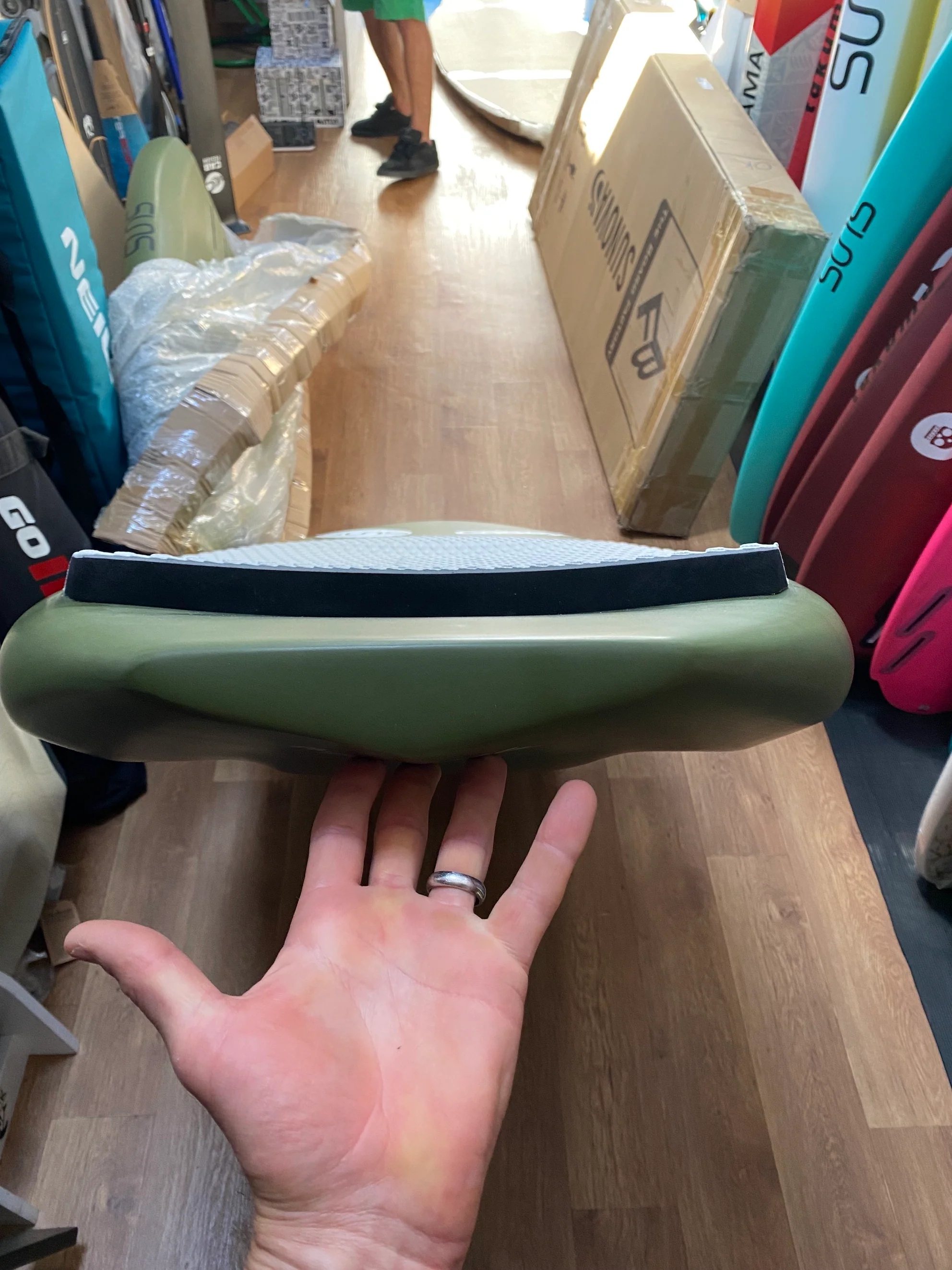 Suns Aviator 6'4 x 29 - 115 Litres - Image 3